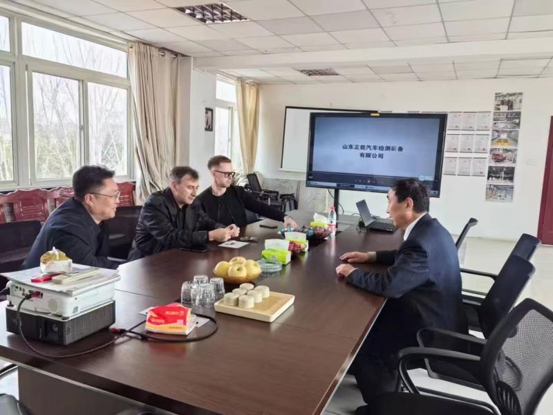 3歐洲客戶蒞臨我公司驗收高端檢測線